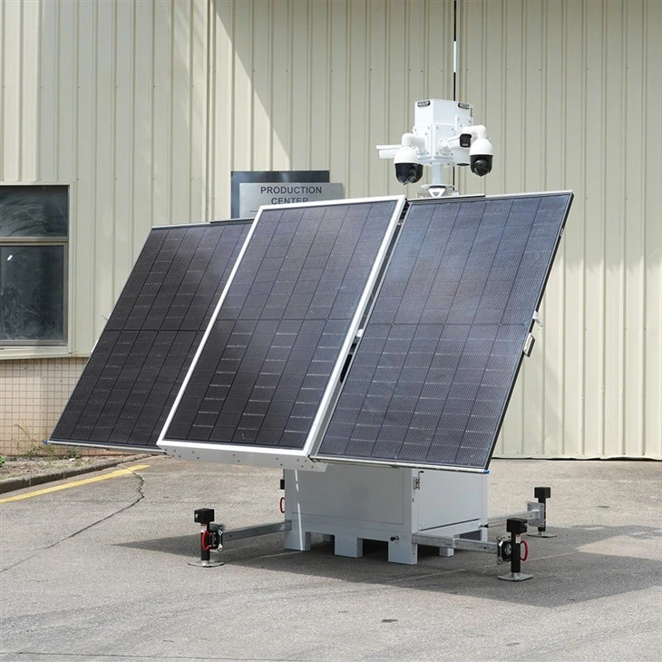 Tháp camera giám sát 3 tấm tắt lưới có cột điện để bảo mật trang web